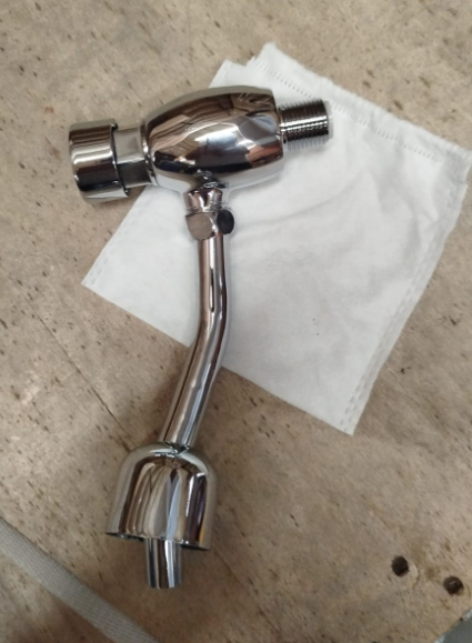 Llave Push Orinal Cierre Automático Metálica Cromada Grifo