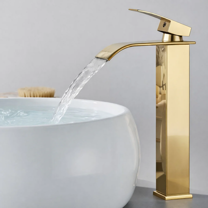 Grifería Alta Monocontrol Oro Brillante: Lujo y Exclusividad para Proyectos de Élite